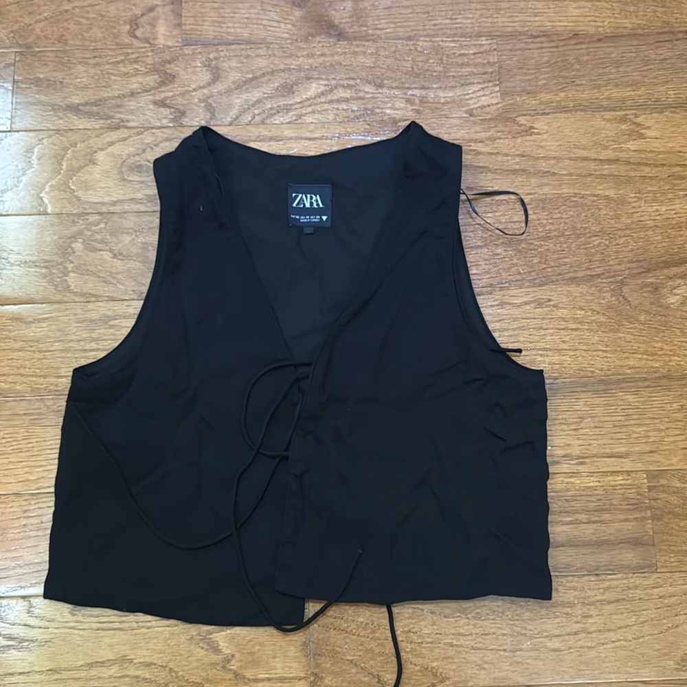 Zara Textured Crop Vest 

Size x-small